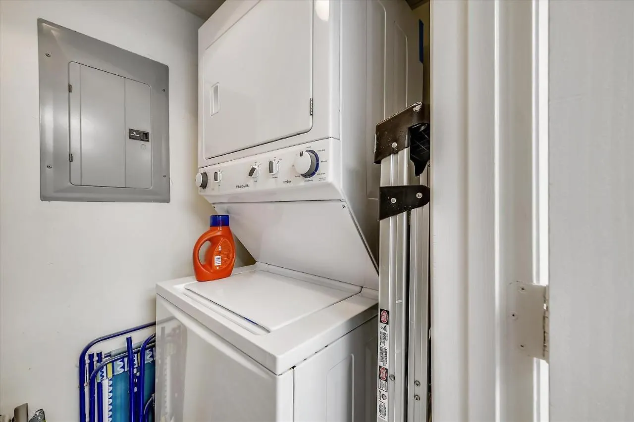 Long Beach Tower 3, #1303 - Completely Renovated 2 Bedroom Sleeps 8, Condo Panama City Beach Lägenhet